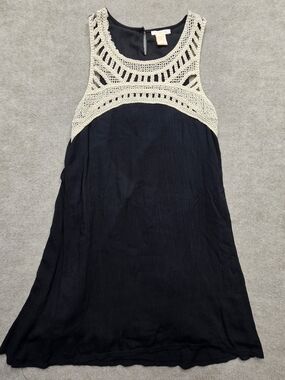 Klozlyne Crochet Trim Dress Small Black Boho Lined Keyhole Back Rayon